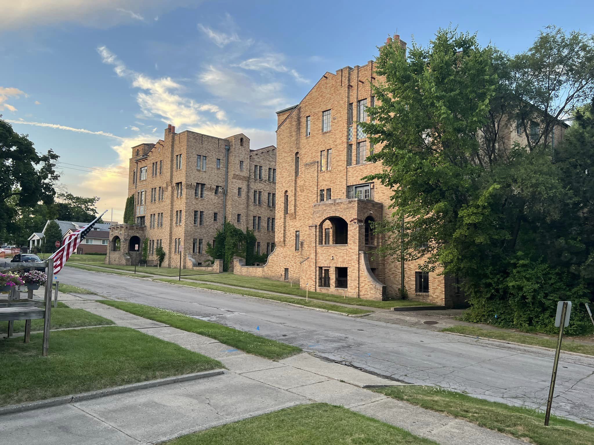 Casa Del Ray Apartments - Pontiac